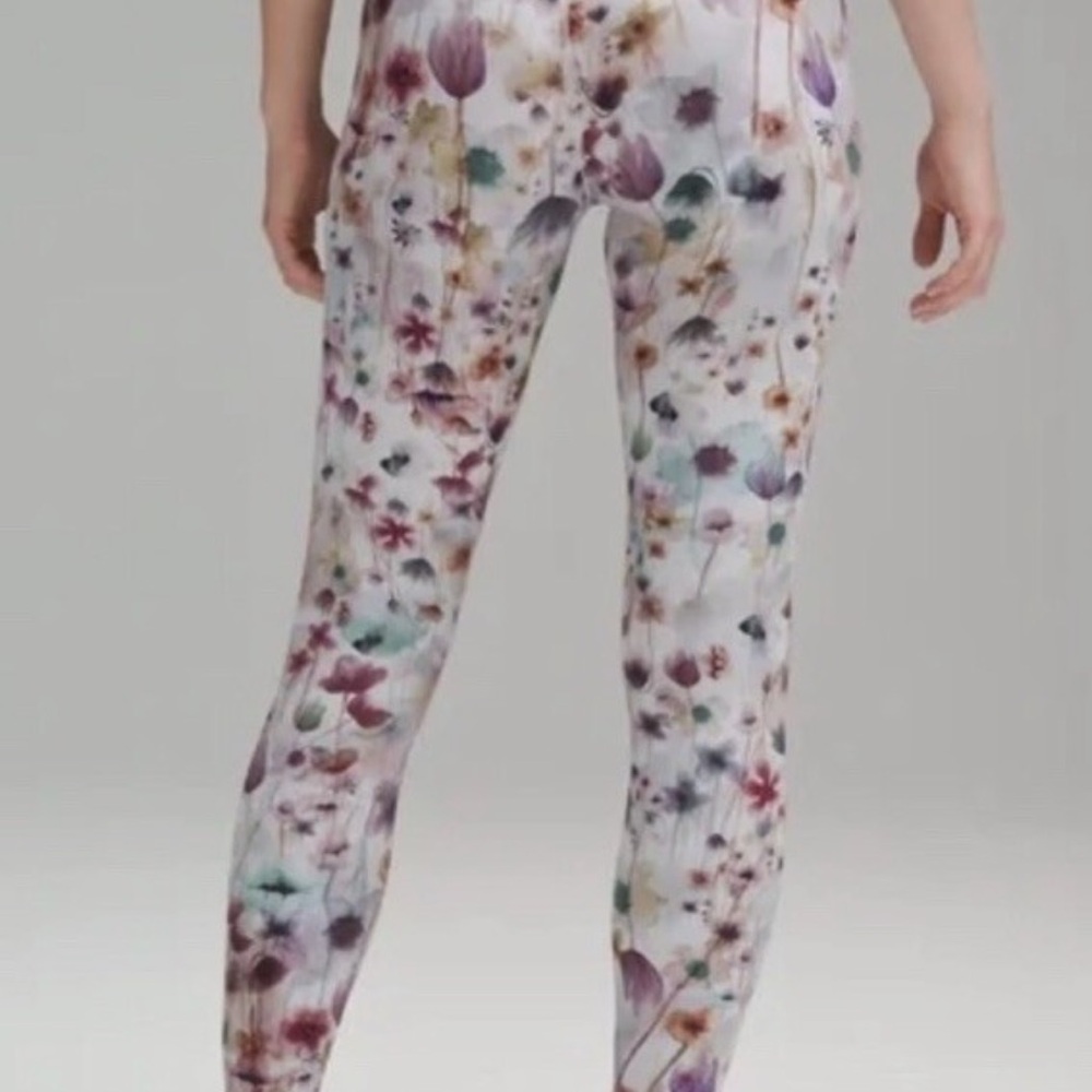 lululemon athletica align high rise 25” Multicolor Floral pant - Picture 2 of 5